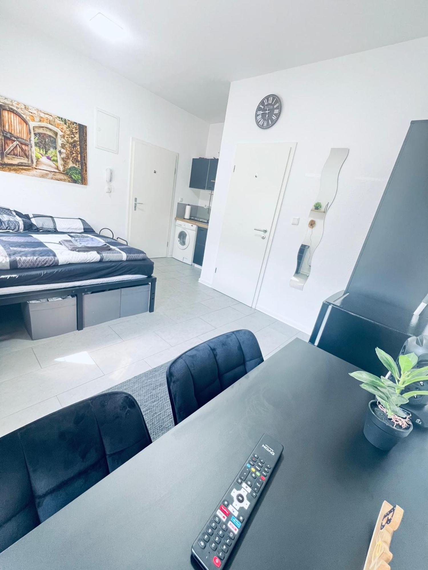 Traumhaftes 1-Zi Apartment Mit Gartennutzung Naehe Krefeld Hbf Exterior photo